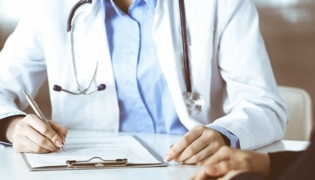 Echthaarperücke von Krankenkasse bezuschussen lassen