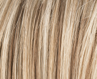 Sandyblonde rooted